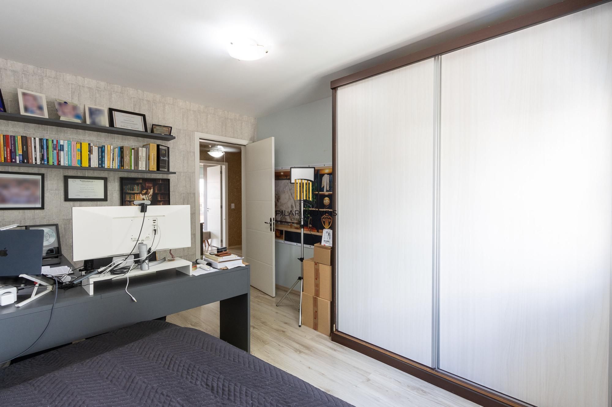 Casa 3 dormitórios no bairro Hípica