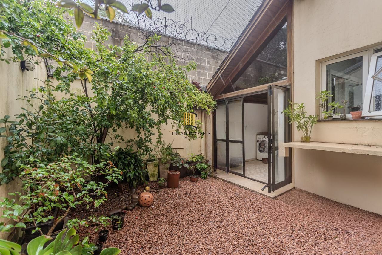 Casa de Condomínio 3 dormitórios no bairro Tristeza