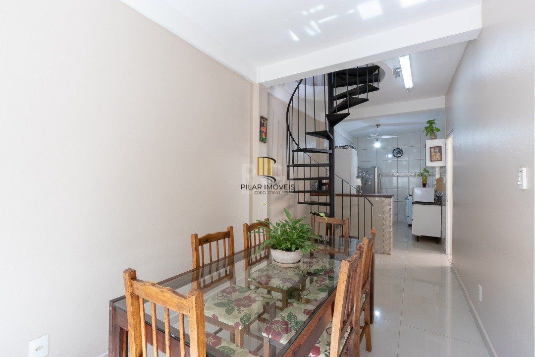Sobrado para Venda - 150m², 3 dormitórios, sendo 1 suites, 1 vaga - Morro Santana