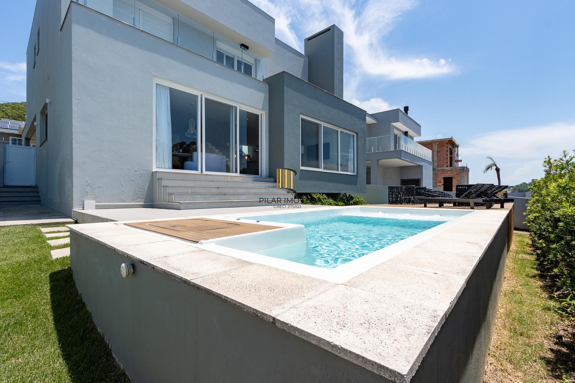 Casa de Condomínio 4 dormitórios no bairro Vila Nova