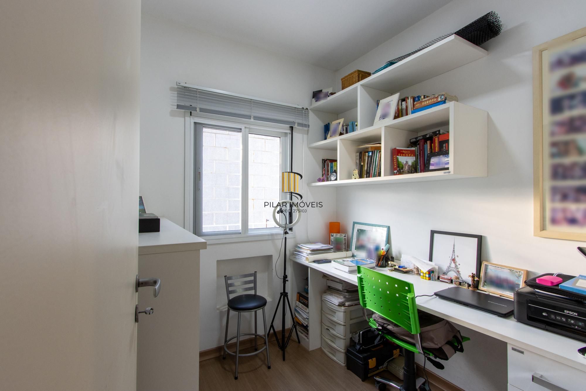 Casa de Condomínio 3 dormitórios no bairro Cavalhada