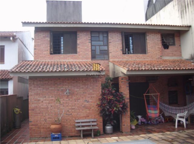 Casa para Venda - 238m², 4 dormitórios, sendo 1 suites, 2 vagas - Medianeira