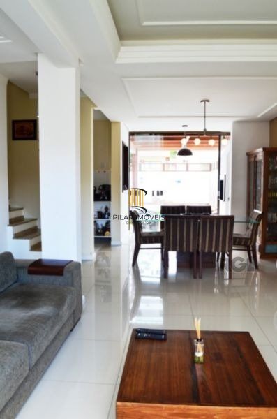 Casa para Venda - 140m², 3 dormitórios, sendo 1 suites, 1 vaga - Hípica