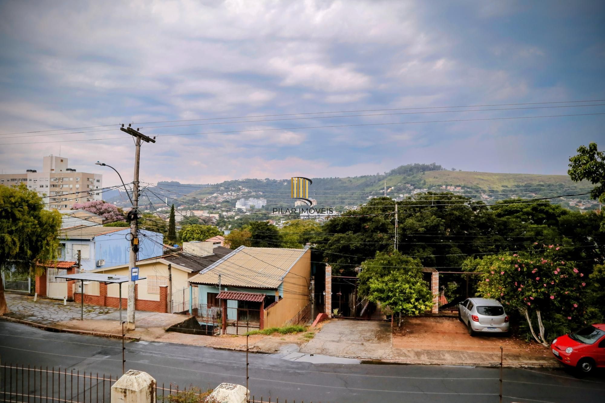 Casa 3 dormitórios no bairro Nonoai