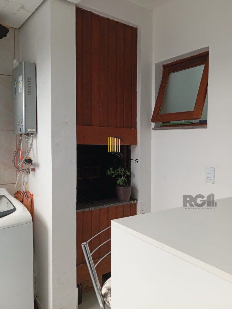 Casa de Condomínio 3 dormitórios no bairro Cristal