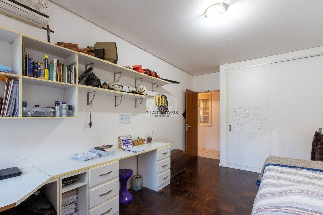 Casa para Venda - 292.21m², 4 dormitórios, sendo 2 suites, 3 vagas - Tristeza
