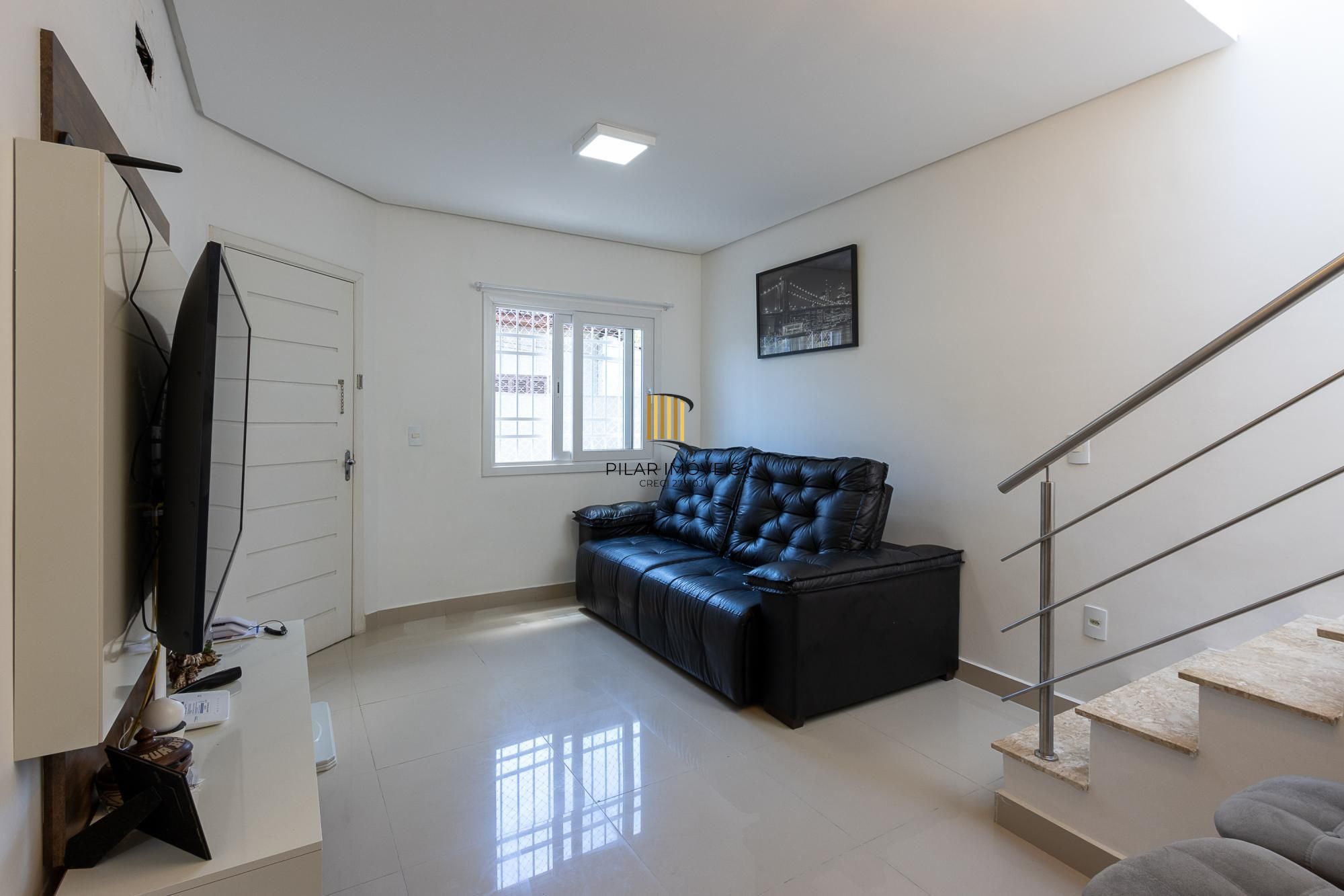 Linda  Casa em condomínio , localizada no bairro TRISTEZA, Zona Sul de PORTO ALEGRE..