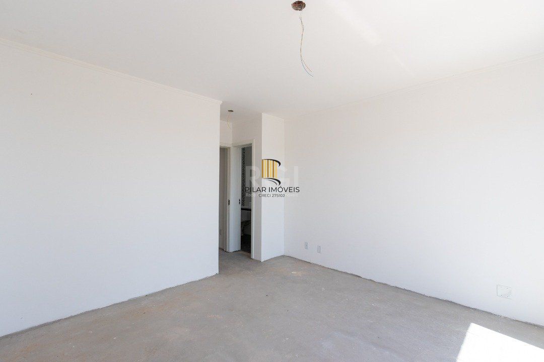 Casa para Venda - 168m², 3 dormitórios, sendo 1 suites, 2 vagas - Imperial Park