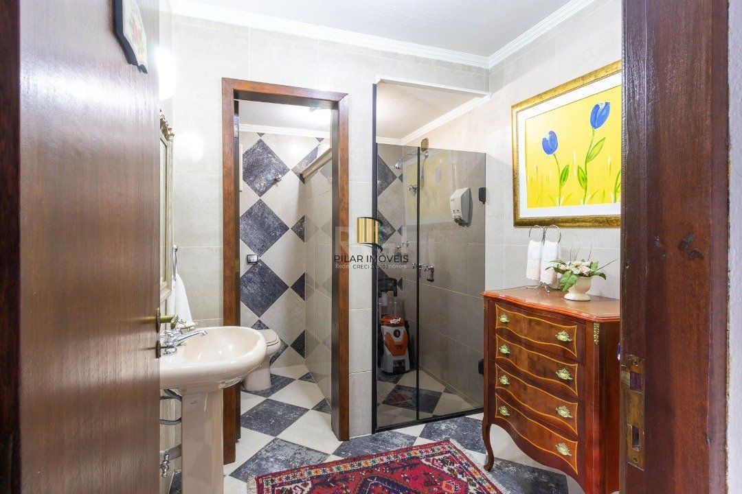 Casa para Venda - 430m², 4 dormitórios, sendo 2 suites, 4 vagas - Vila Assunção