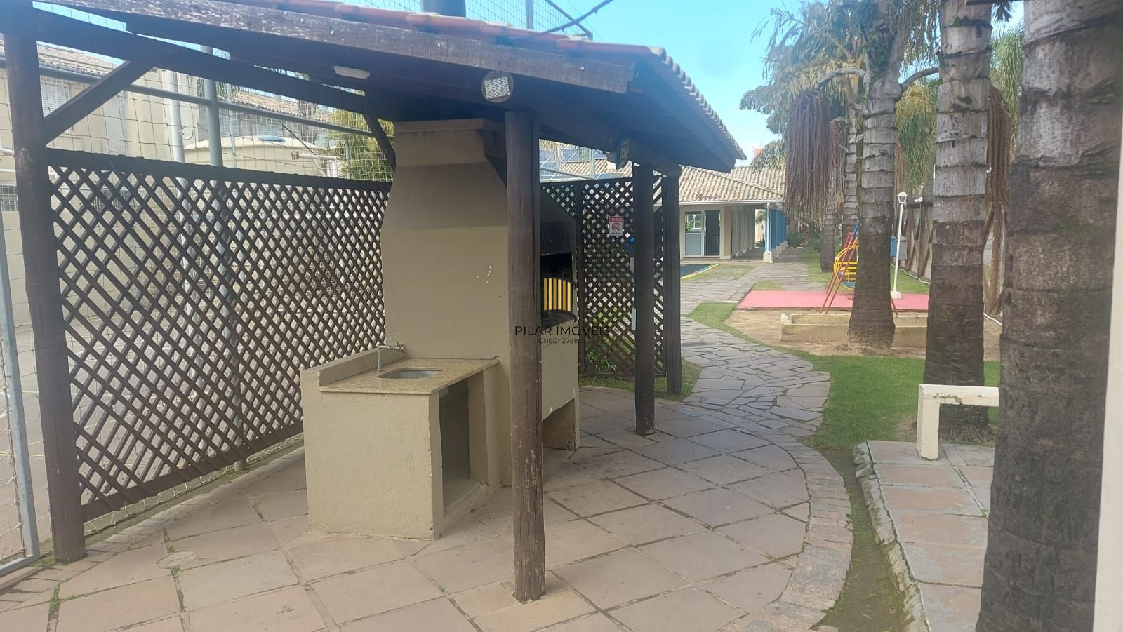 Oportunidade! Casa com 4 dormitórios no bairro Humaitá!!!