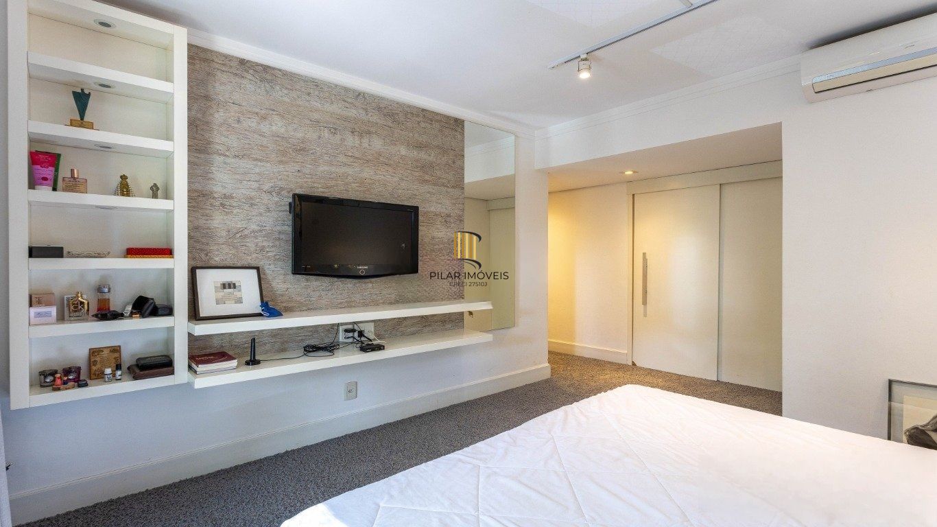 Apartamento193m² privativos,  3 dormitórios (2 suítes),  3 vagas