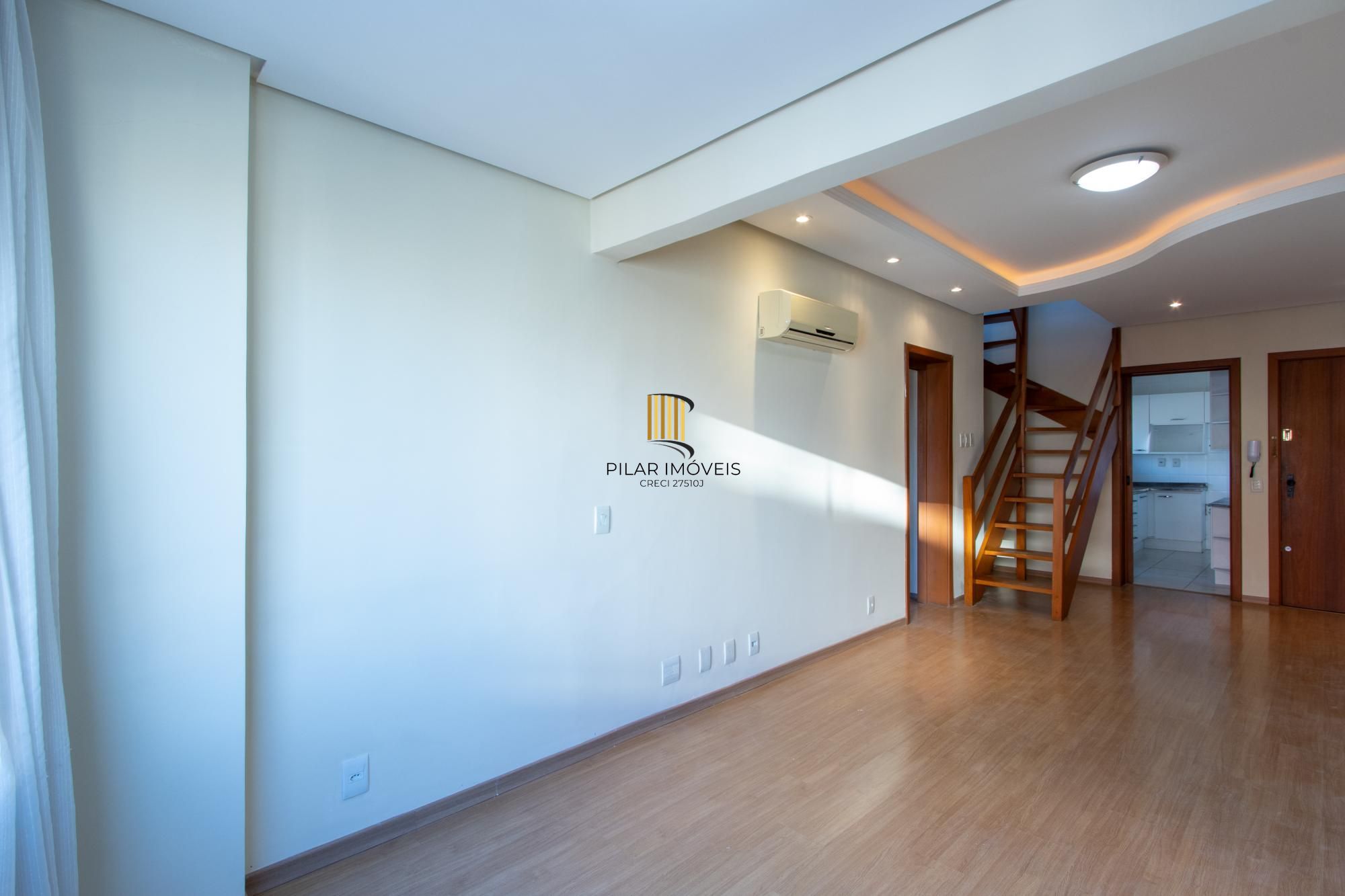 COBERTURA 2 QUARTOS, 2 VAGAS INDIVIDUAIS ESCRITURADAS, ELEVADOR - BAIRRO SANTO ANTONIO