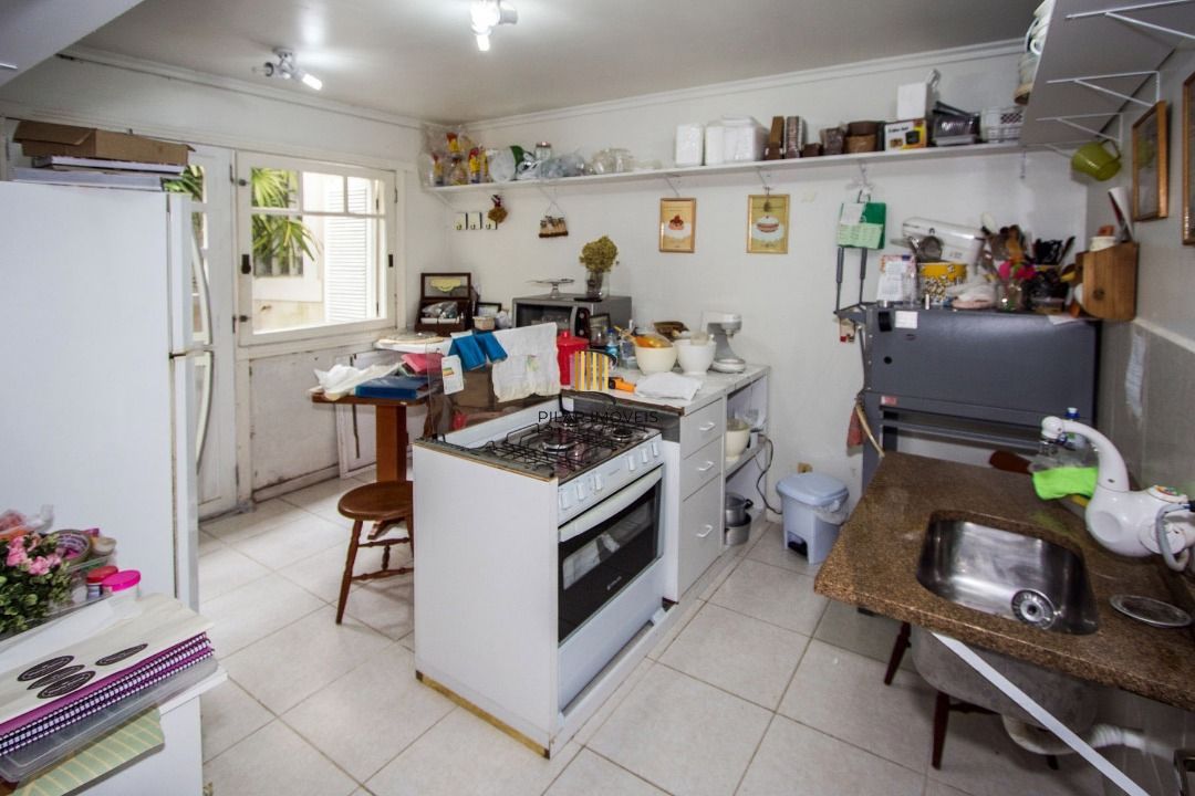 Casa para Venda - 489m², 4 dormitórios, sendo 2 suites, 3 vagas - Cristal