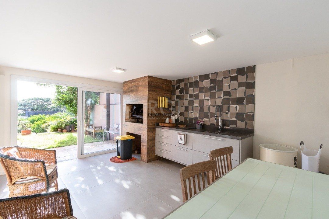 Casa para Venda - 226.96m², 3 dormitórios, sendo 2 suites, 3 vagas - Jardim Isabel