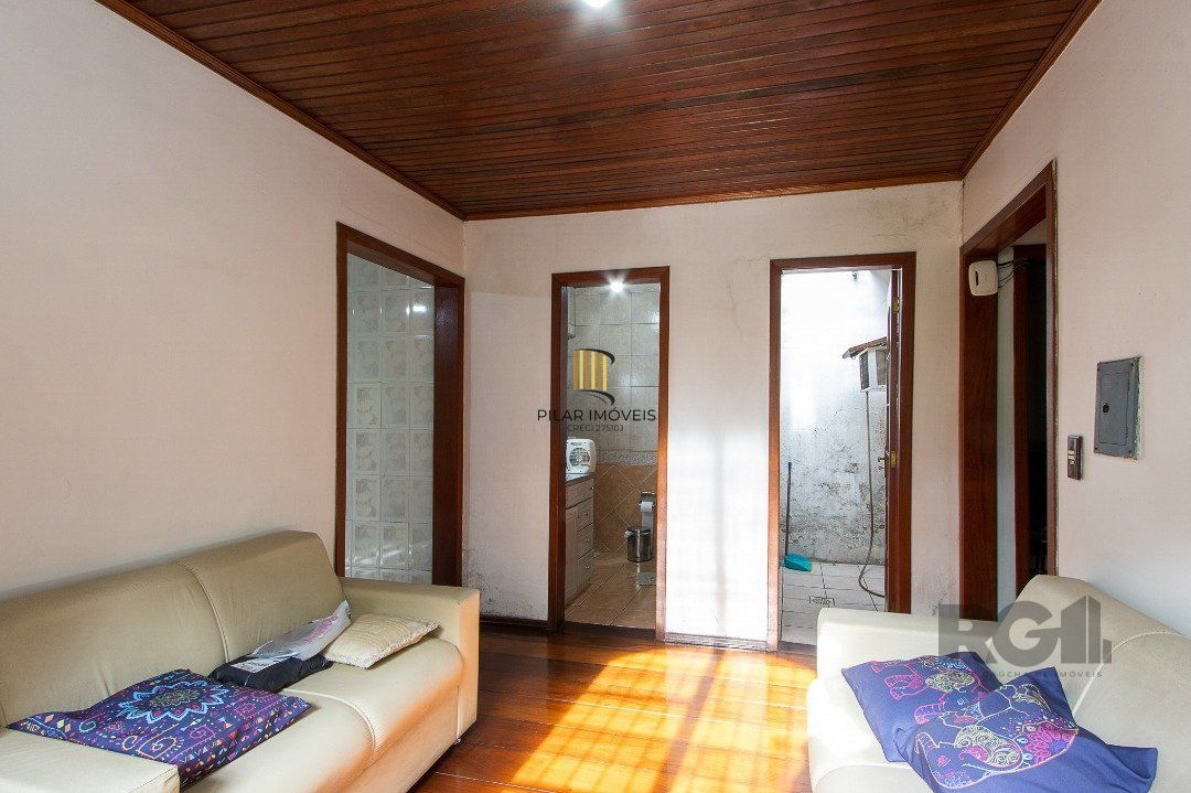 Casa 4 Dormitório(s) Bairro Nonoai