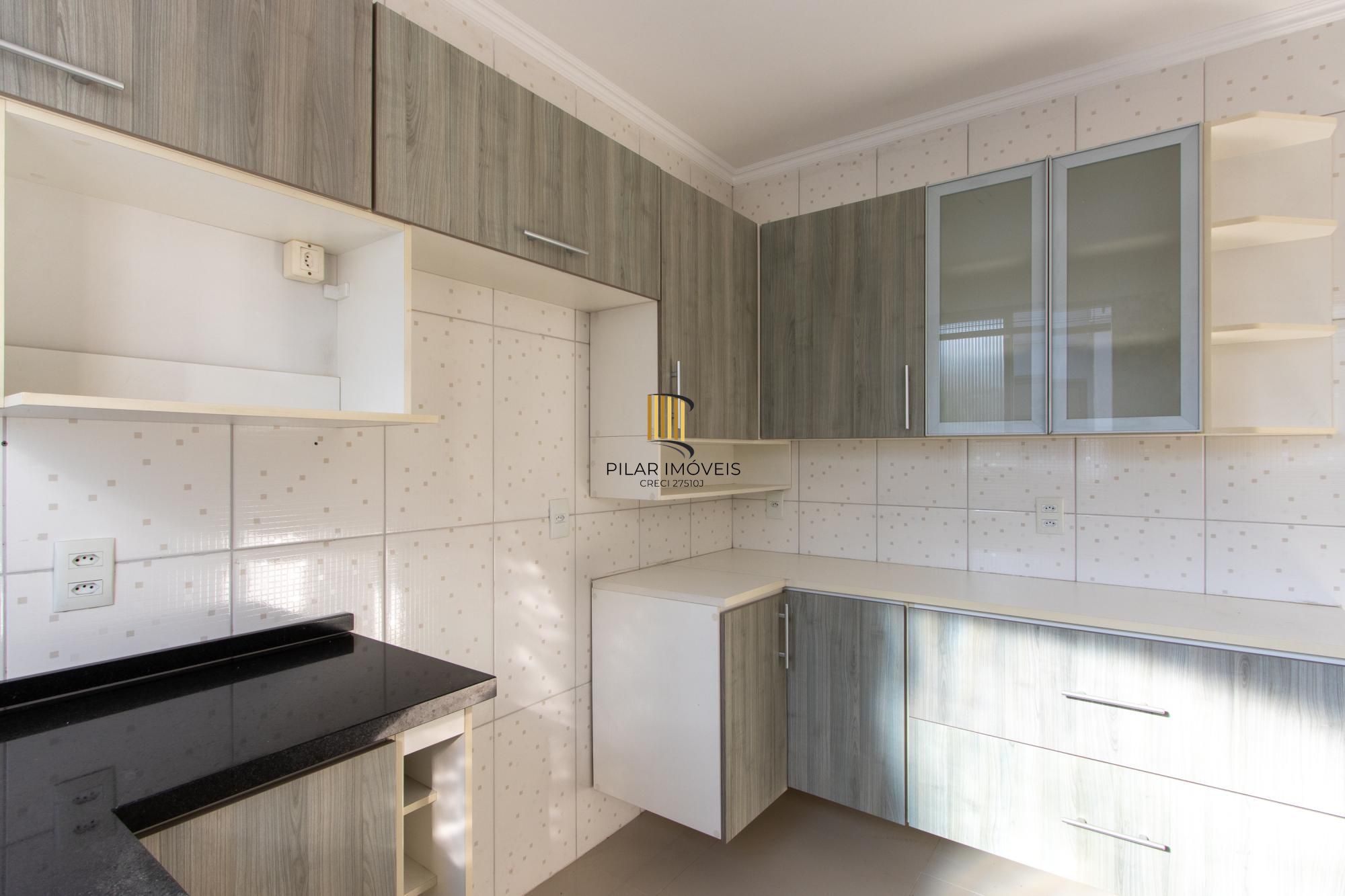 Apartamento com 2 dormitórios com 74m² e 1 vaga e no Menino Deus