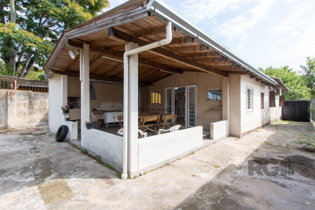 Casa 3 dormitórios, bairro Jardim Carvalho.