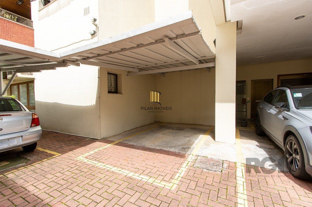 Apartamento 3 quartos, 1 suite, dependência, sacada com churrasqueira, 2 vagas - Bairro Menino Deus
