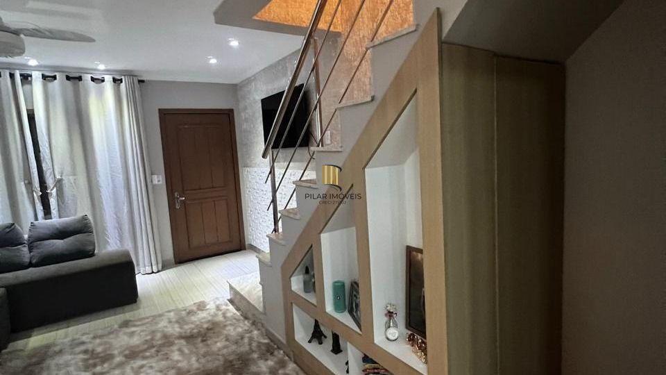 Casa 5 dormitórios no bairro Jardim Algarve