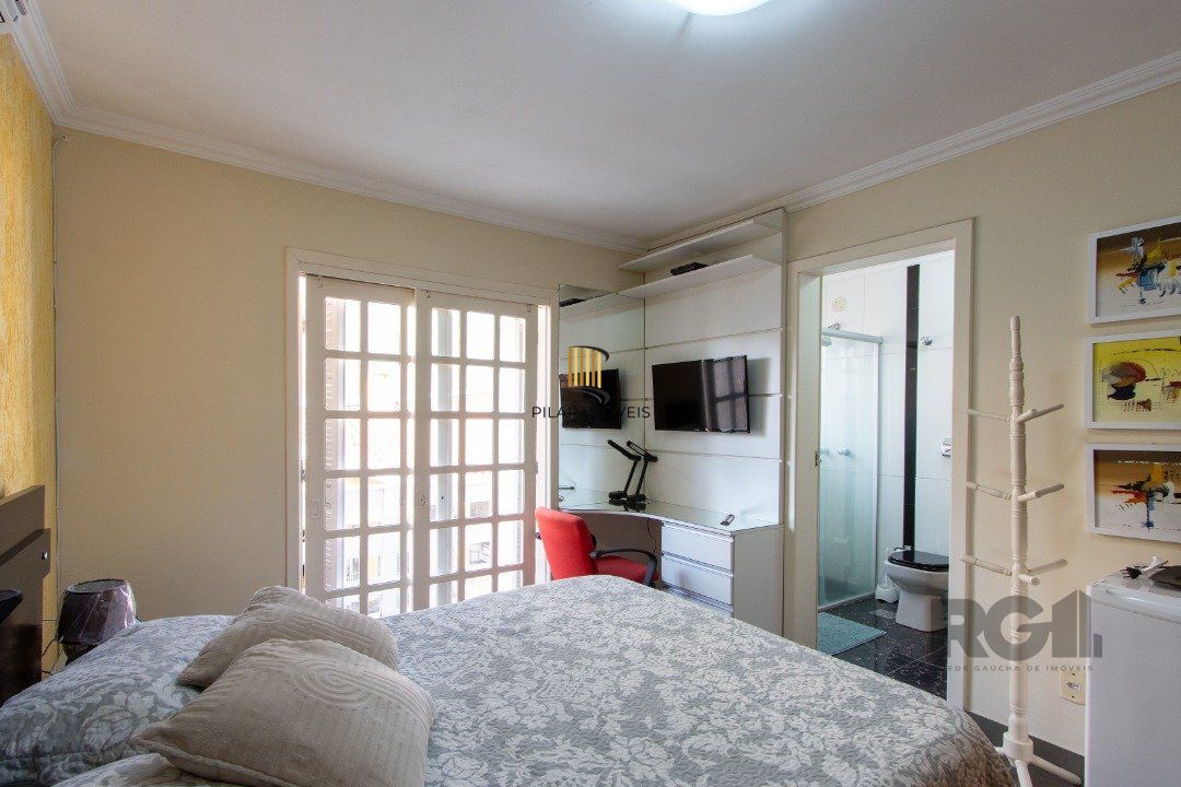 Casa para Venda - 254m², 4 dormitórios, sendo 3 suites, 5 vagas - Espirito Santo