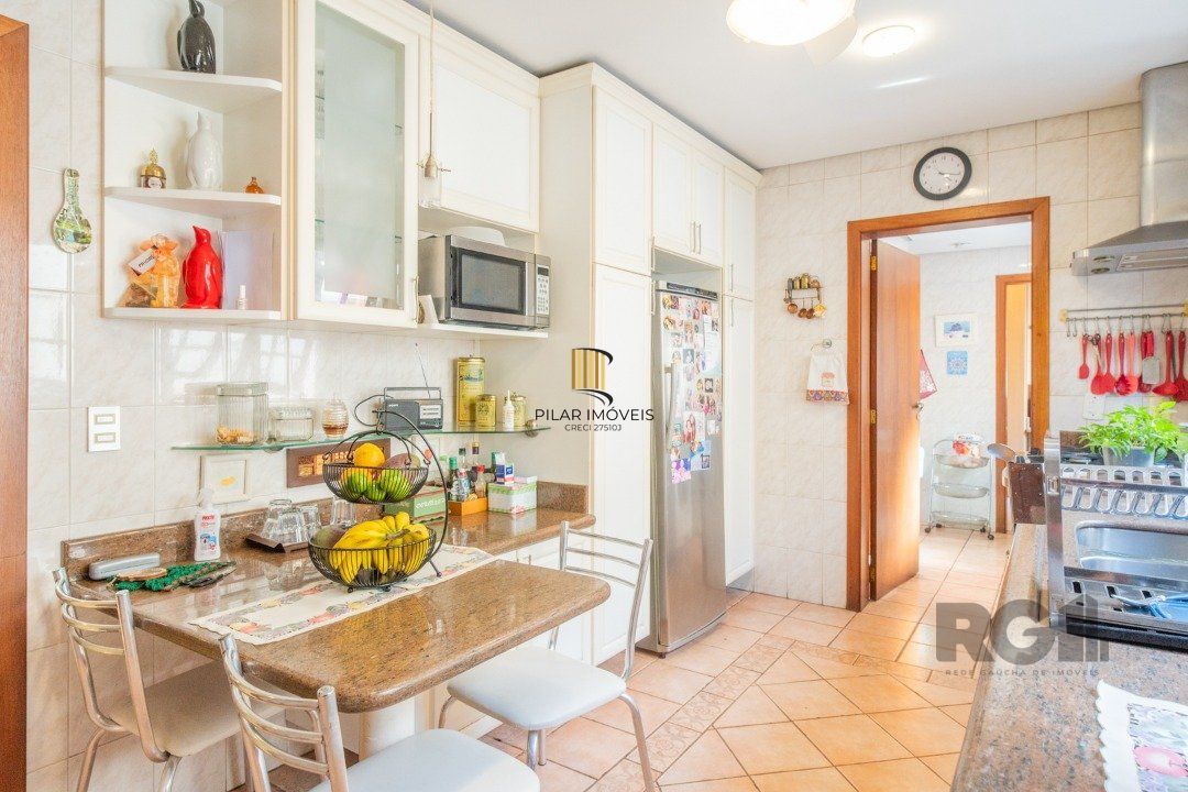 Apartamento amplo de 191m² privativos reformado
