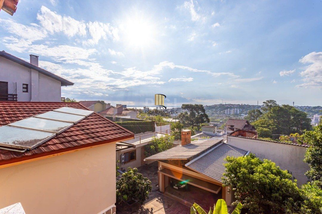 Casa 3 dormitórios no bairro Teresópolis