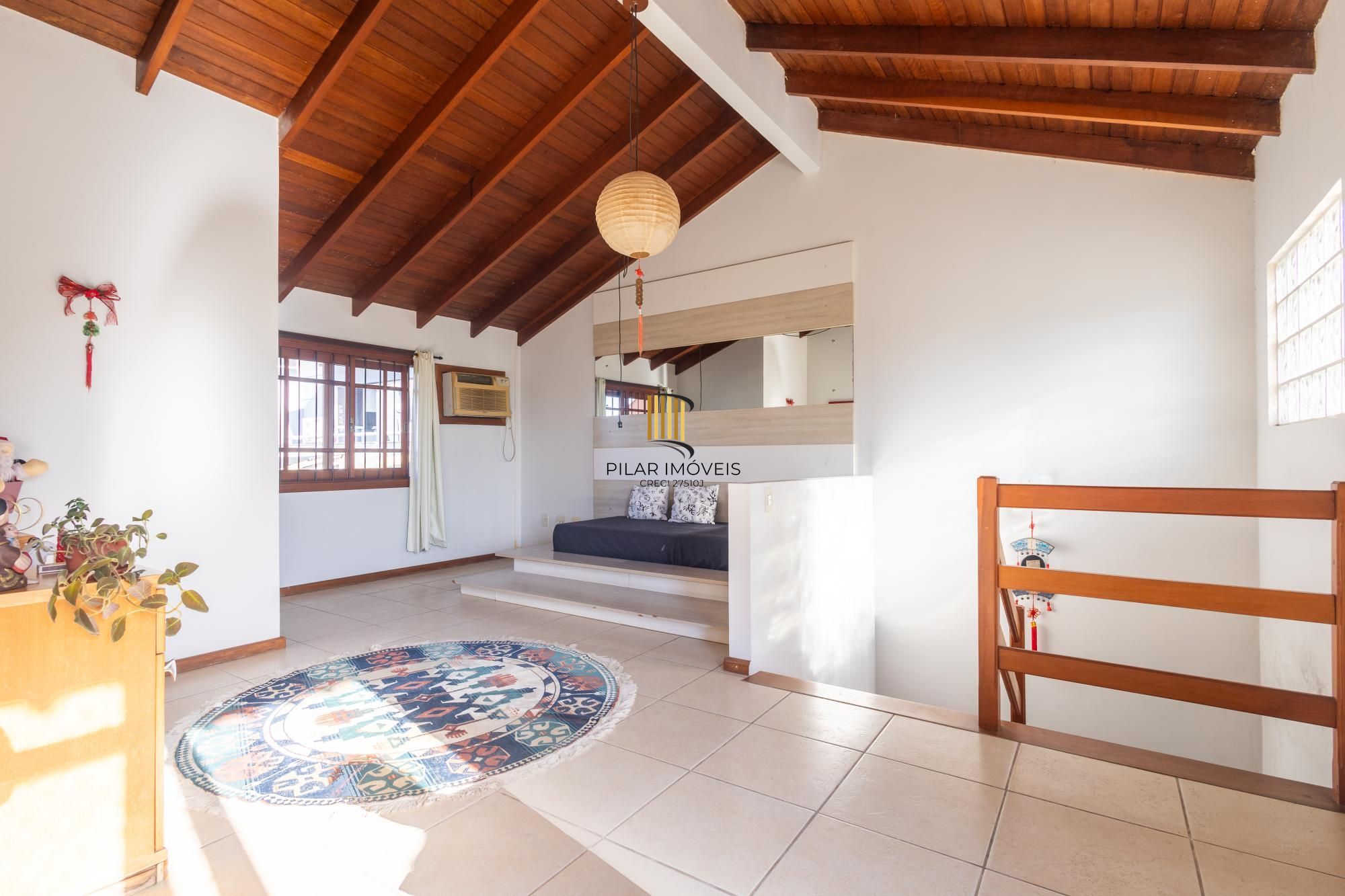 Excelente casa com 214m² privativos na Rua Dona Paulina - Bairro Tristeza!