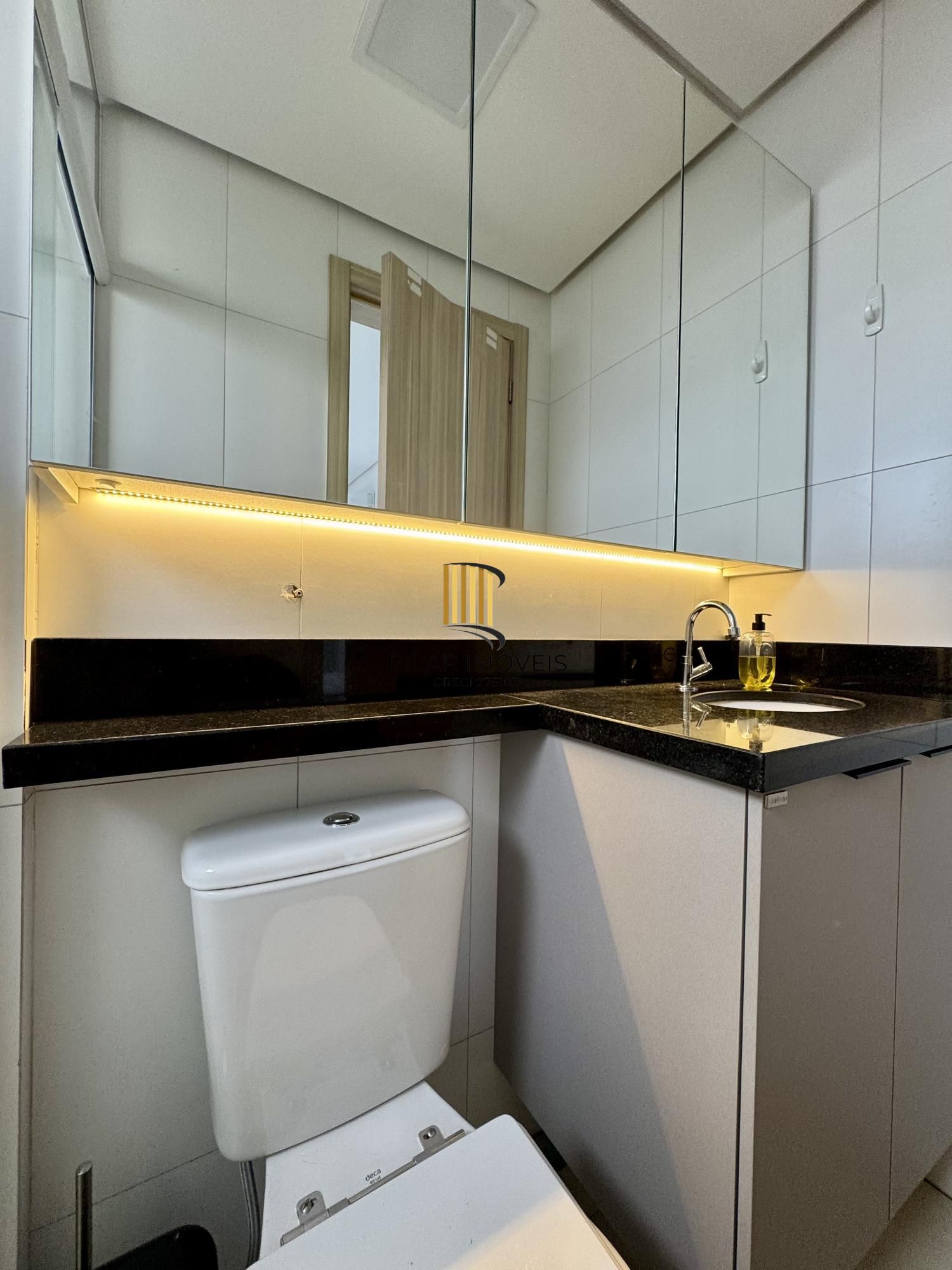 Apartamento de 2 dormitórios, 1 suíte e 1 vaga, em Canoas.