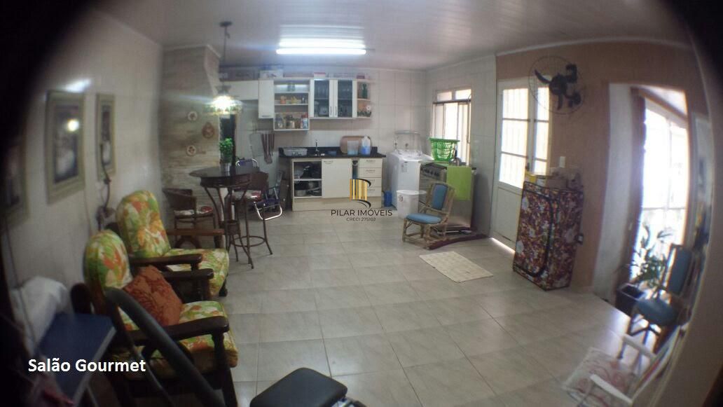 Ótima casa 3 dormitórios sendo 1 suíte e Salão de Festas