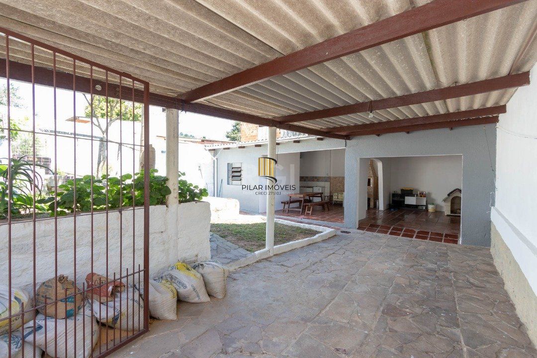 Casa para Venda - 110m², 2 dormitórios, sendo 1 suíte, 3 vagas - Espirito Santo