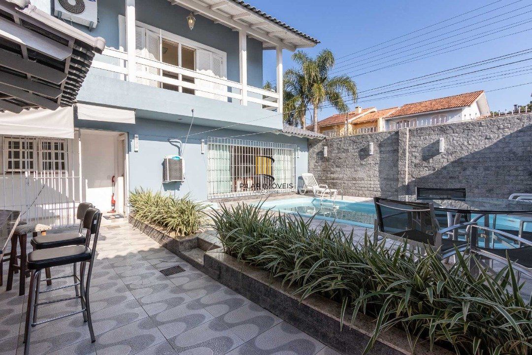 Casa para Venda - 256.5m², 3 dormitórios, sendo 1 suites, 2 vagas - Espirito Santo