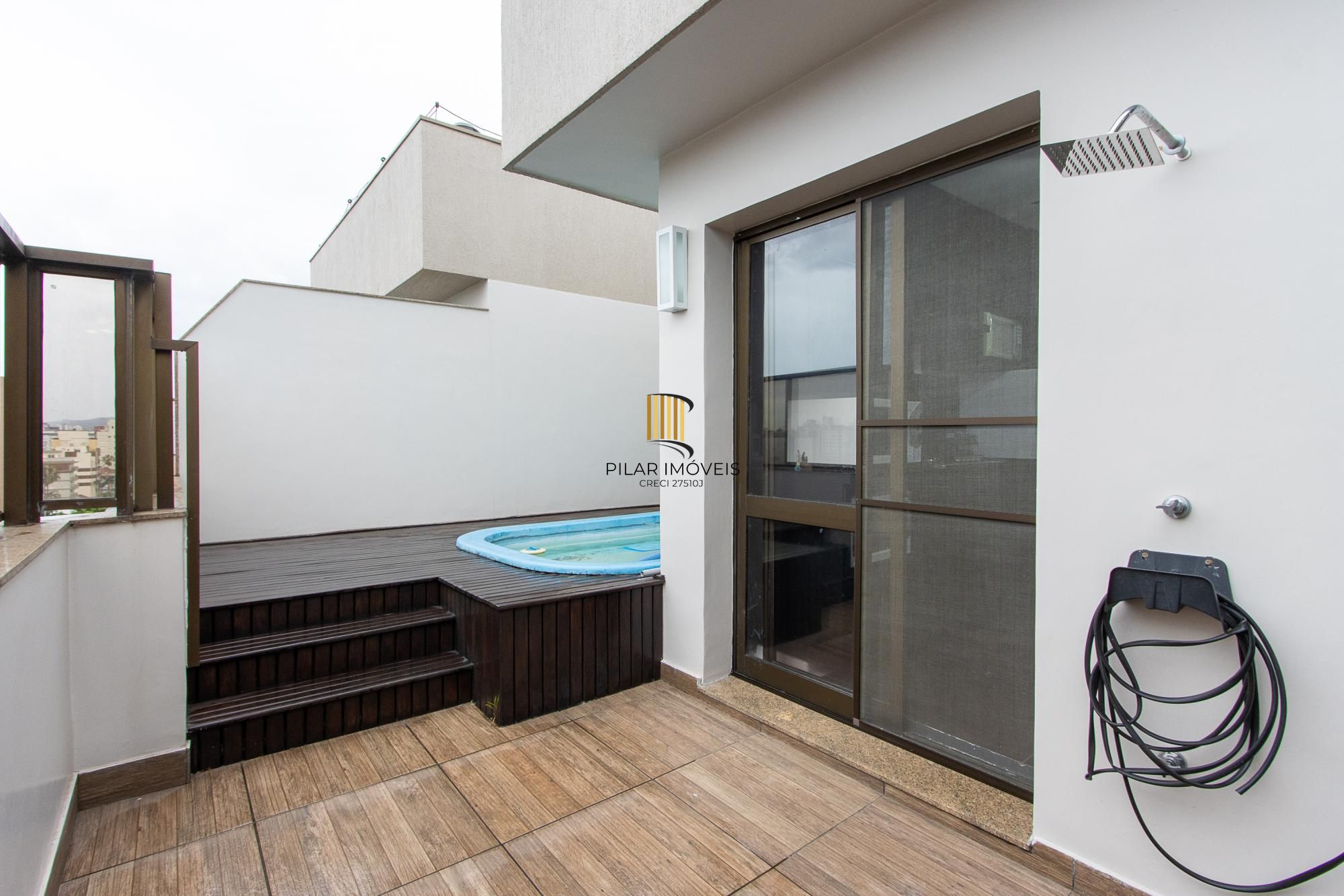 Cobertura no Menino Deus com vista espetacular