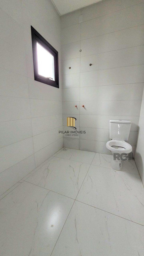 Casa ,residência possui 3 dormitórios, 1 suíte
