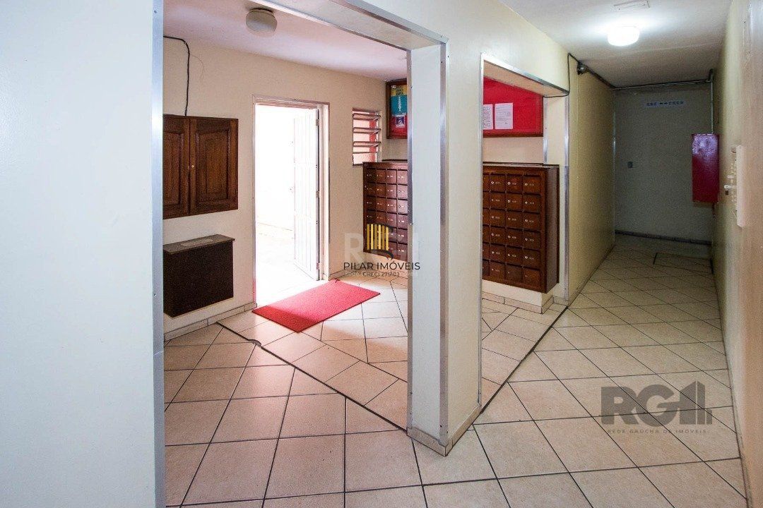 Apartamento de 1 dormitório, com vaga de garagem escriturada, próximo da Av. Otto Niemeyer.