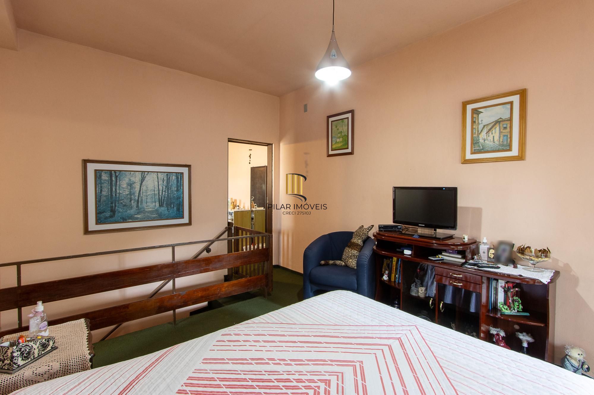 **Casa de 05 dormitórios, 03 suítes, 06 Banheiros, com 315,10m² privativos na Vila Conceição, Porto Alegre, RS**