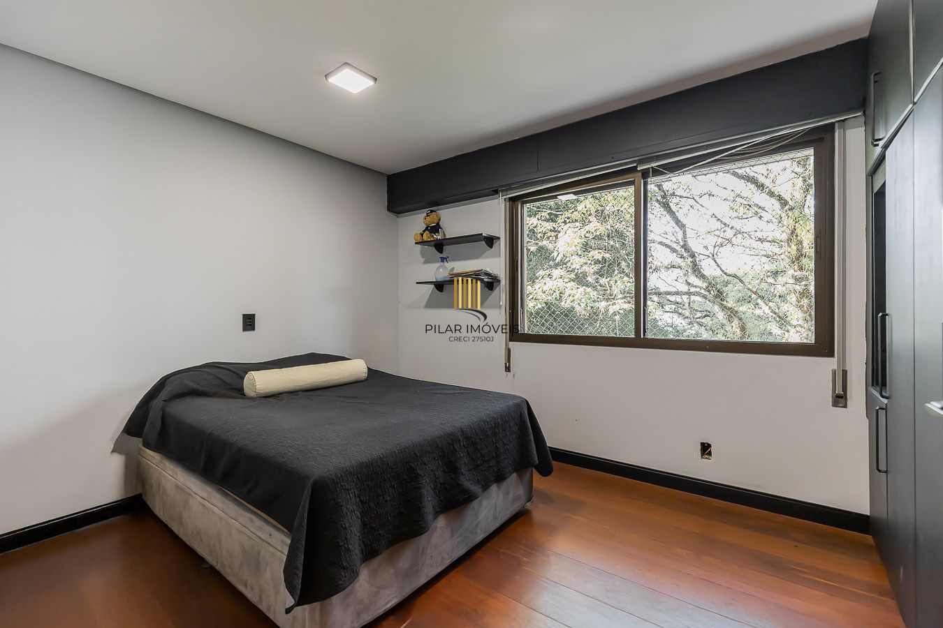Apartamento 3 dormitórios, 3 vagas e 259 m² no bairro Auxiliadora.