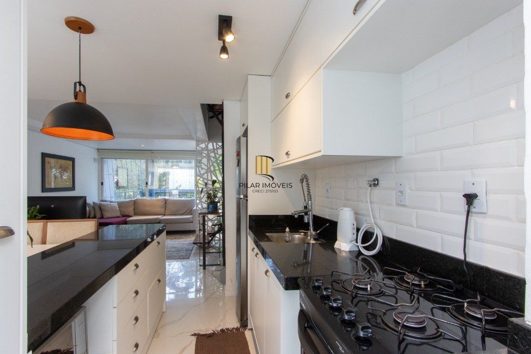 Sobrado com 148,45m², com 2 quartos, suíte, área gormet, vista para o Guaíba, na Vila Conceição.