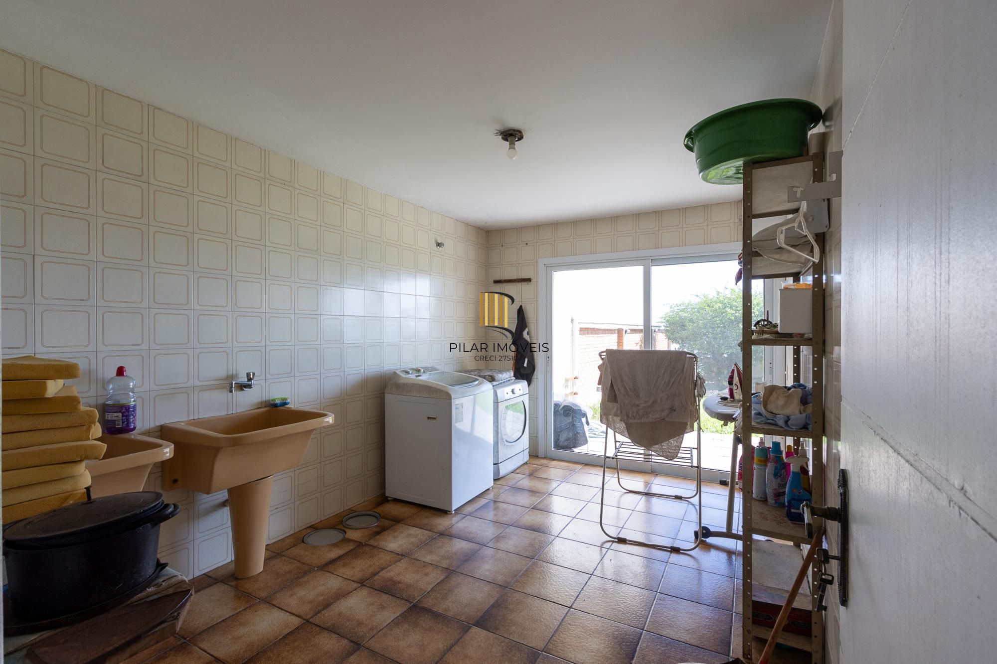 Residência em endereço nobre na Vila Assunção, com vista privilegiada para o Guaíba e clubes náuticos!