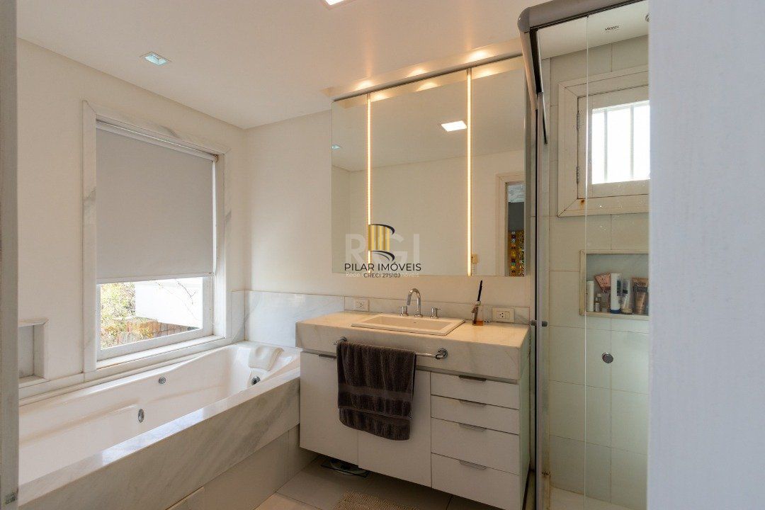 Casa Condominio para Venda - 280m², 3 dormitórios, sendo 1 suites, 4 vagas - Campo Novo