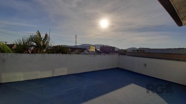 Casa 3 dormitórios no bairro Hípica