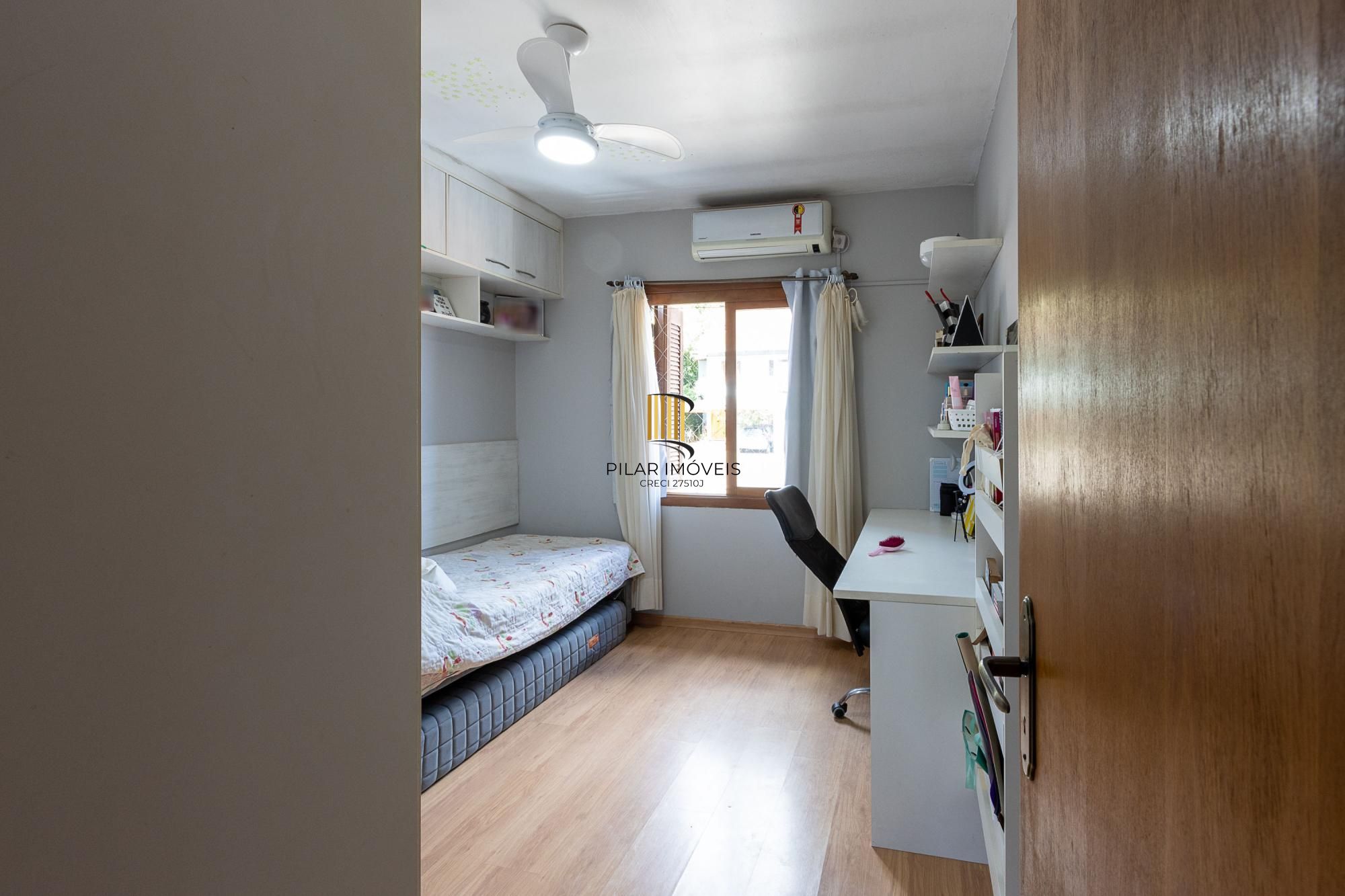 **Imóvel Espetacular em Condomínio Fechado em Ipanema, Porto Alegre**