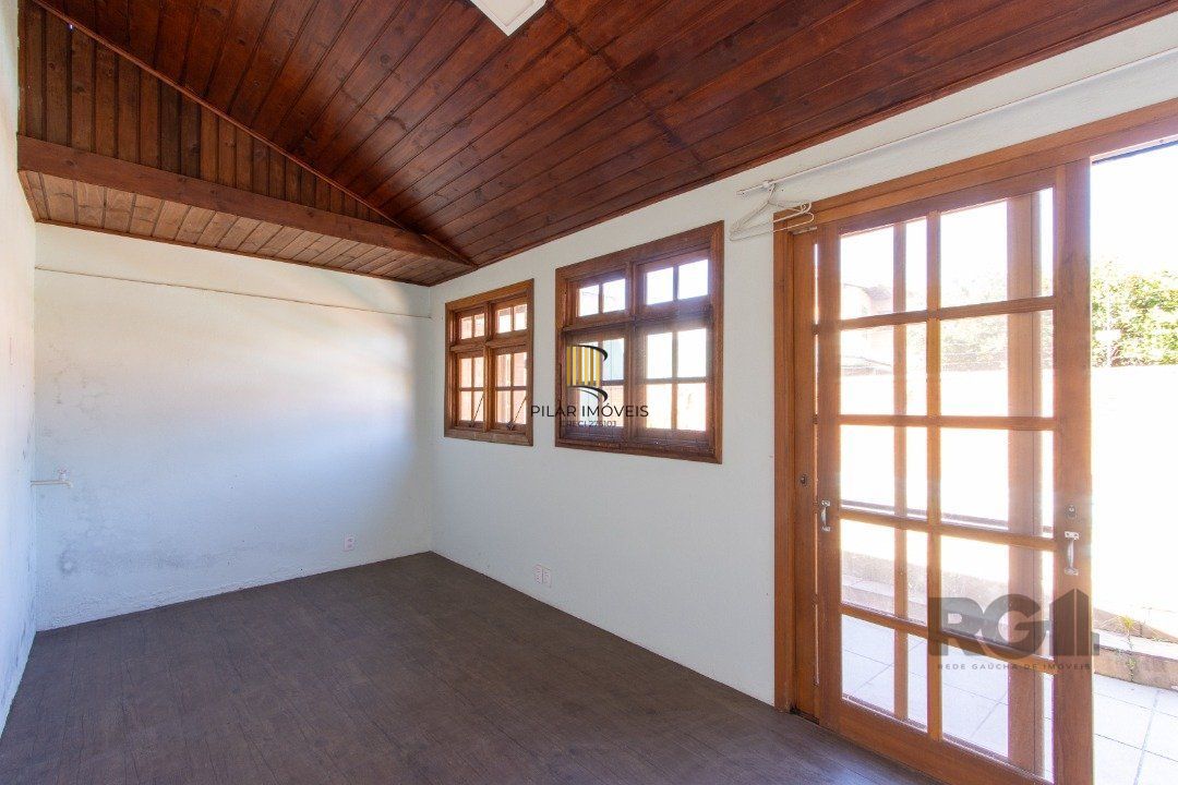 Casa 5 dormitórios no bairro Nonoai