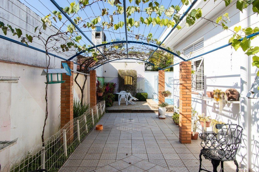 Casa 3 dormitórios no bairro Três Figueiras