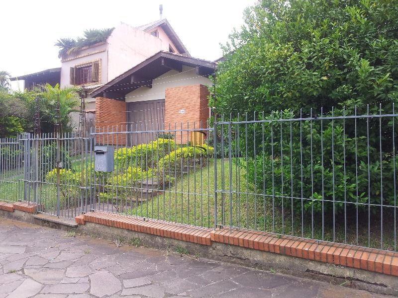 Casa para Venda - 400m², 3 dormitórios, sendo 1 suites, 2 vagas - Cristal