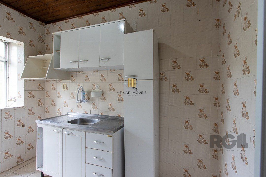 Excelente apartamento no bairro Cristal com 1 dormitório, living, banheiro e cozinha.