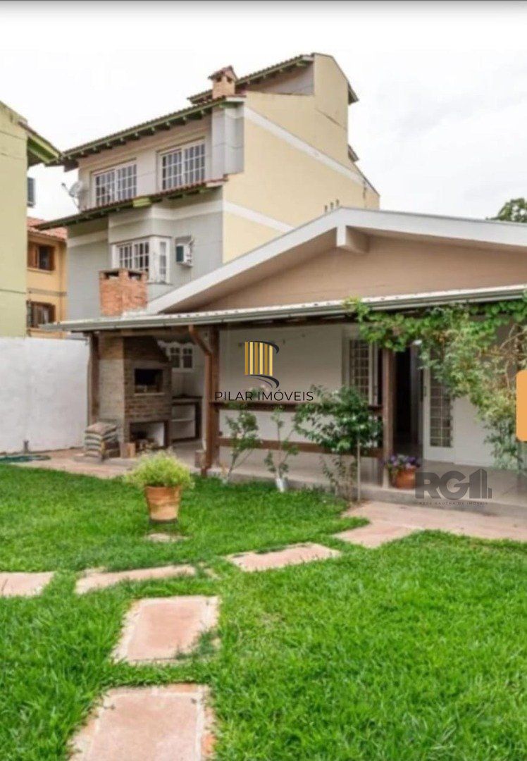 Casa 3 dormitórios no bairro Ipanema