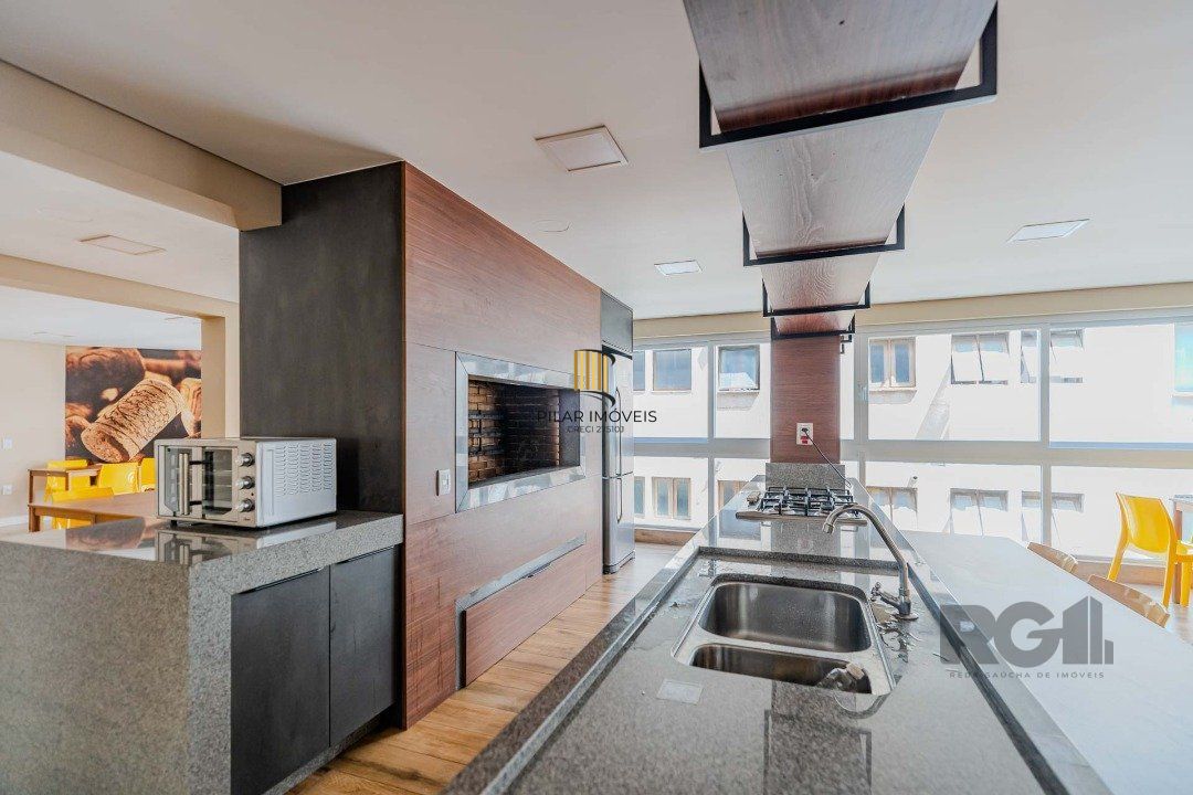 **Apartamento Garden com 3 dormitórios sendo 1 suíte à Venda - Bairro Cristal, Porto Alegre**