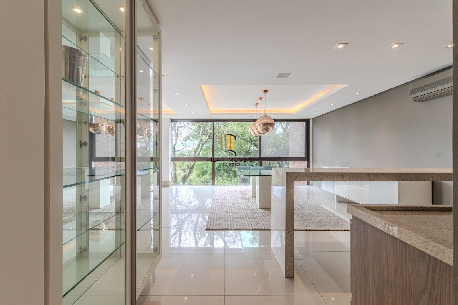 Alto Padrão no TERRAZAS: 4 Suítes, 312m² e Vista Incrível para a Natureza