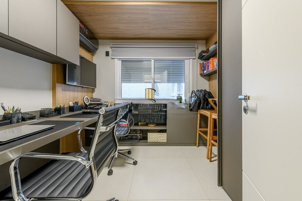 **Apartamento de 3 Quartos com 2 Suítes e 2 Vagas de Garagem na Tristeza, Porto Alegre, RS**