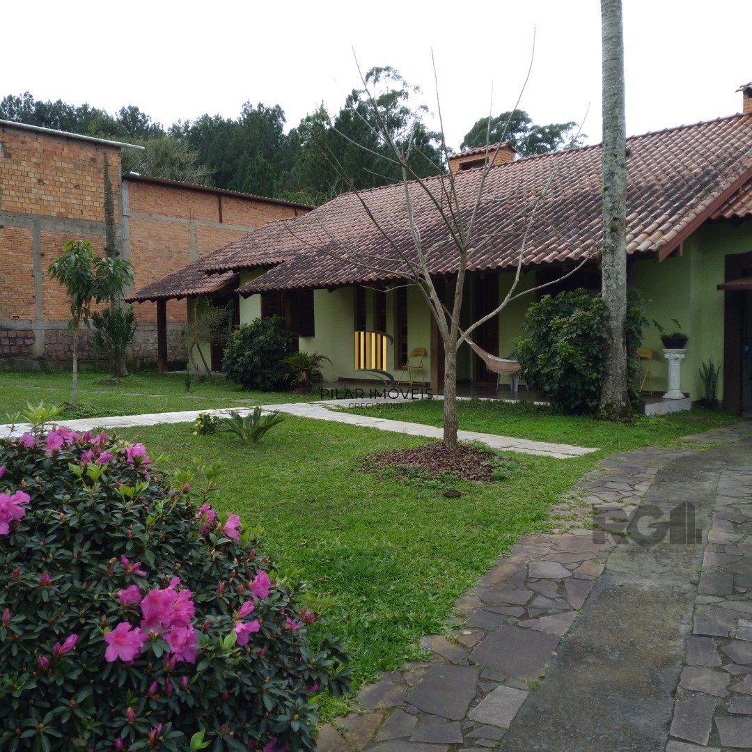 Casa 4 dormitórios no bairro Restinga